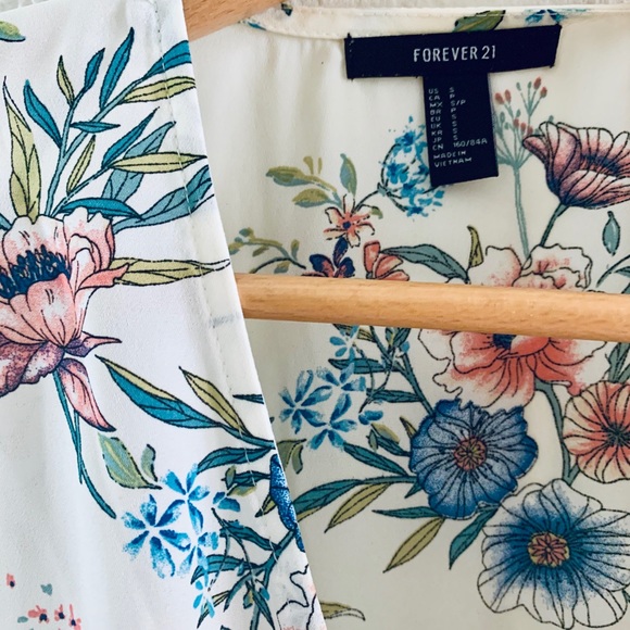 Forever 21 Wild Floral Front Tie Blouse Top - Picture 3 of 4